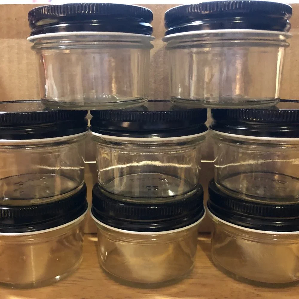 NIB Home Goods Party Favors Honey Jam Jelly Lot of 7 Round Mini Glass Jars 4 Oz